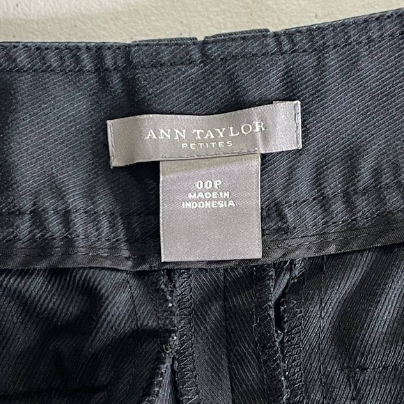 Ann Taylor Women’s Navy Blue Capri Cuffed Bottom Petite 00P Flat Front High Rise - Picture 3 of 7